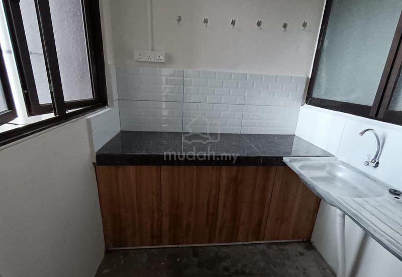 THE PULSE RESIDENCE & THE PULSE