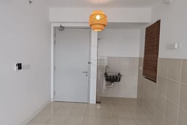 THE PULSE RESIDENCE & THE PULSE