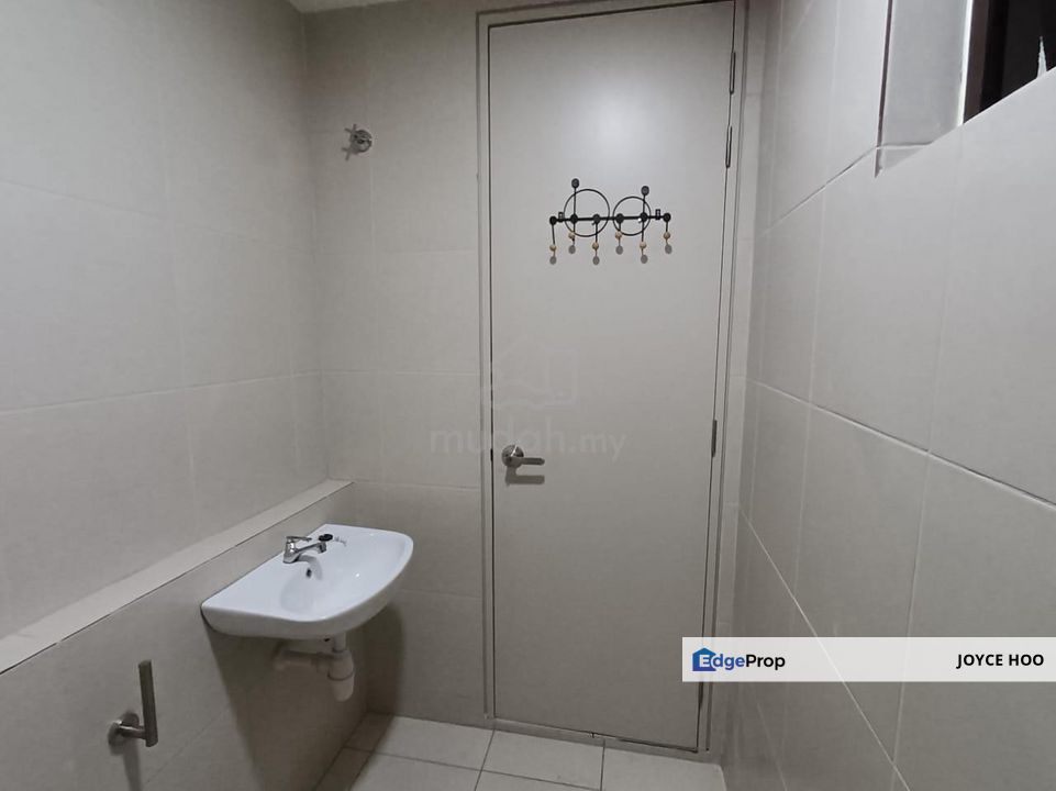 Luxury Sunway Eastwood 3 storey Superlink Tenant  can move in Date: 5 August , Selangor, Seri Kembangan