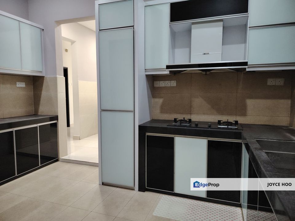 Bungalow 11000sf  6rooms 7baths  Will add fully furnished  , Selangor, Bandar Puteri Puchong