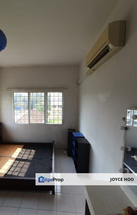 Sri Camelia with swimming below market price rm 70k  Ground floor (tingkat bawah) , Selangor, Bandar Puteri Puchong