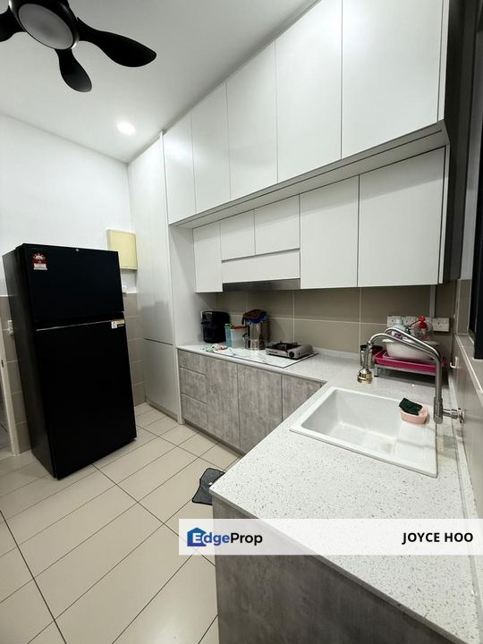 The Cruise Residence With Balcony fully Furnish with  3 carpark  Big buitup Size 1345sf , Selangor, Bandar Puteri Puchong