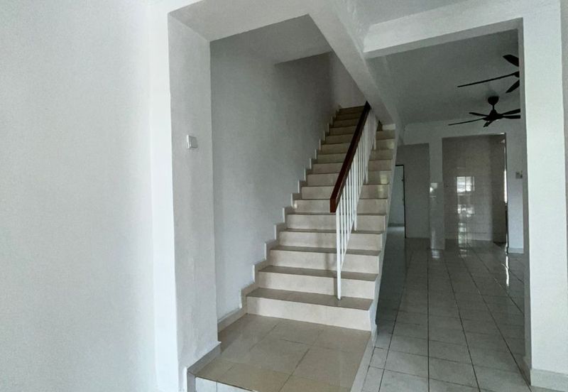 2.5sty house in Puchong utama muslim family only pu10 