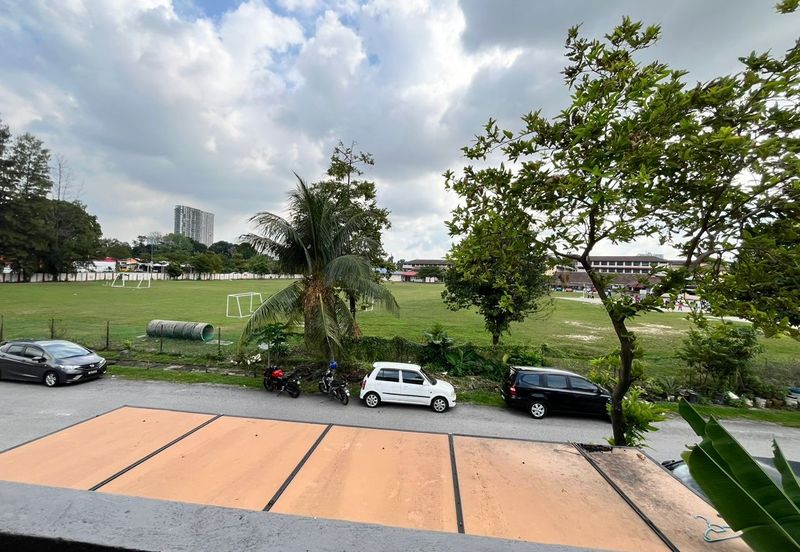 2.5sty house in Puchong utama muslim family only pu10 