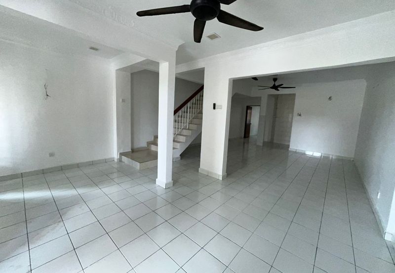 2.5sty house in Puchong utama muslim family only pu10 