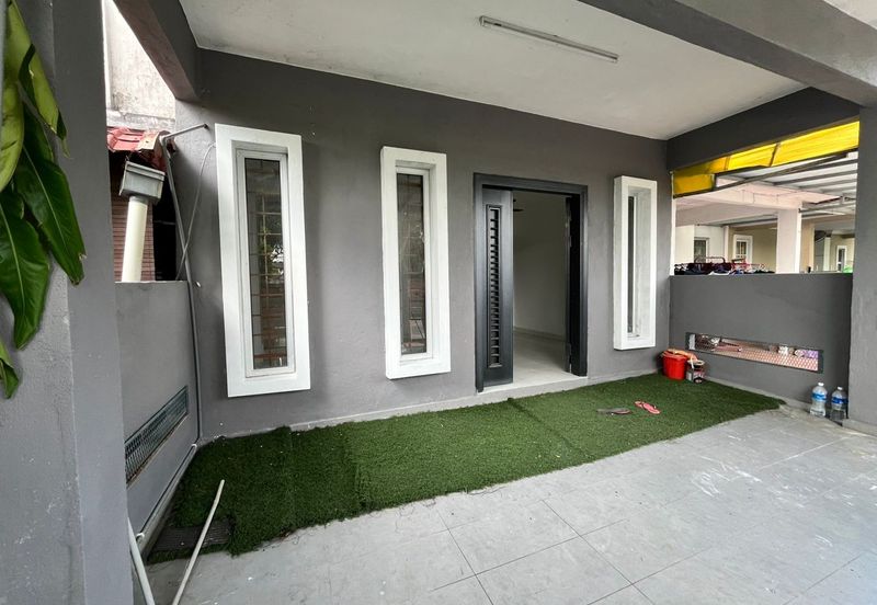 2.5sty house in Puchong utama muslim family only pu10 