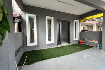 2.5sty house in Puchong utama muslim family only pu10 