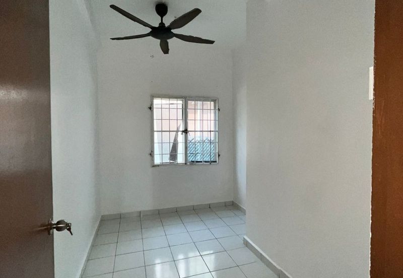 2.5sty house in Puchong utama muslim family only pu10 
