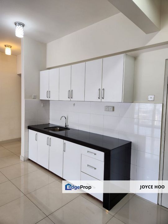 Renovetion Corner unit Setia Walk face Lotus sunset 8flr, Selangor, Puchong