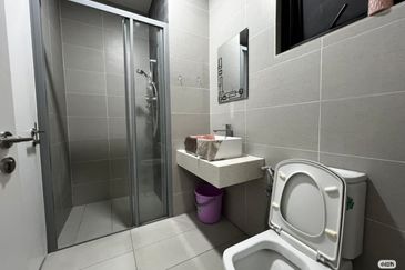 Zefer Hill Residence