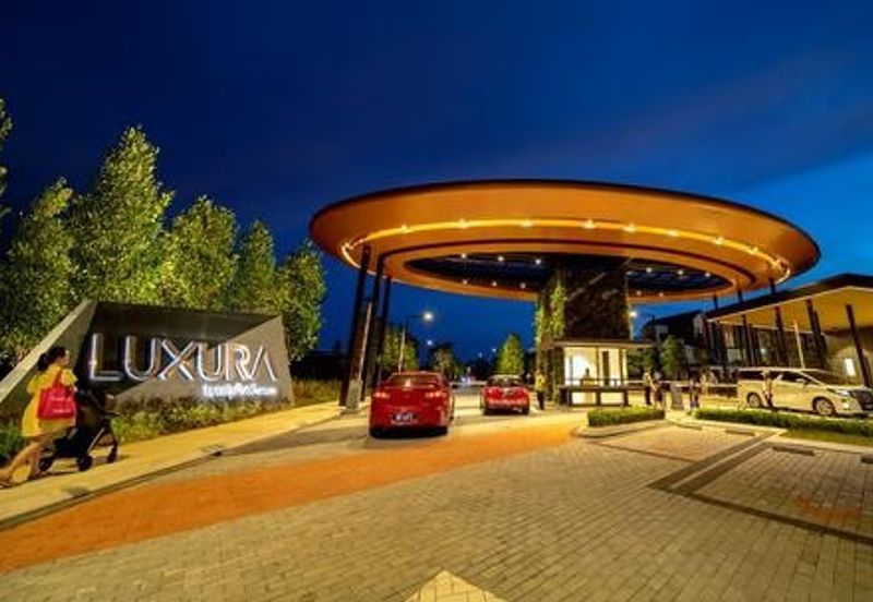 Luxura Residence @ twentyfive.7