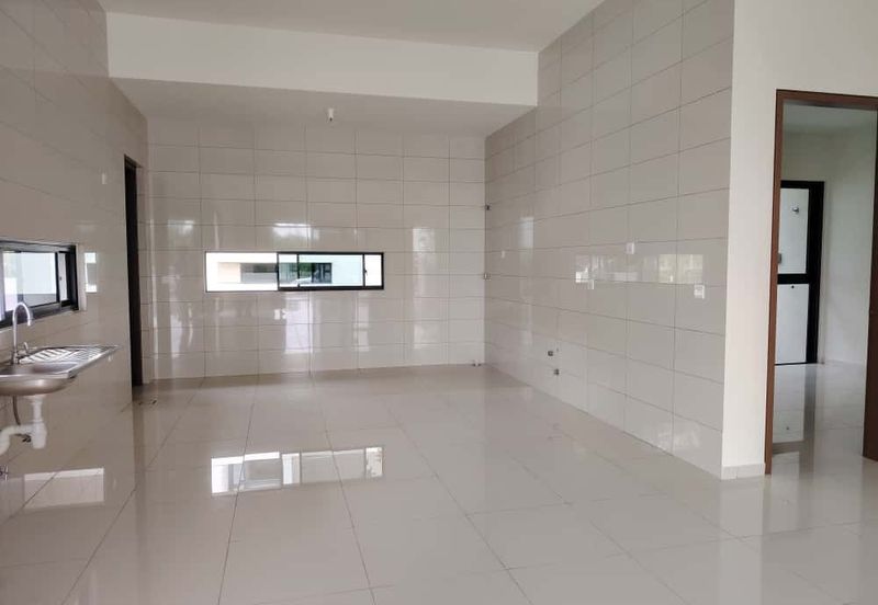 Luxura Residence @ twentyfive.7