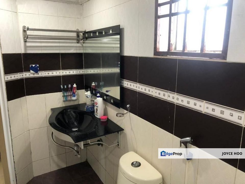 Renovation coast rm 250k Fully Renovated 300m from LRT Train Station     , Selangor, Puchong