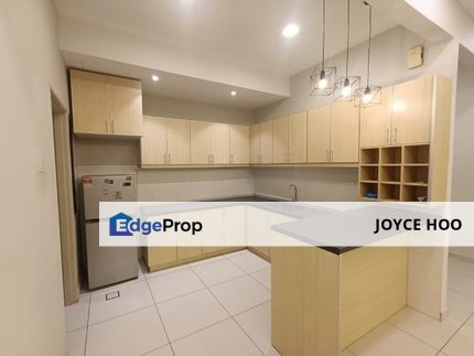 Zefer hill Fully Renovated  fully furnish move in condition with 4 room, Selangor, Puchong