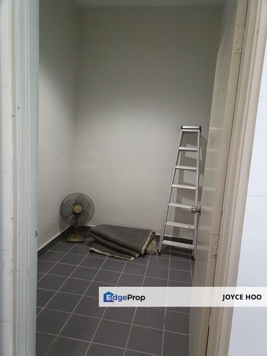 Zefer hill Fully Renovated  fully furnish move in condition with 4 room, Selangor, Puchong
