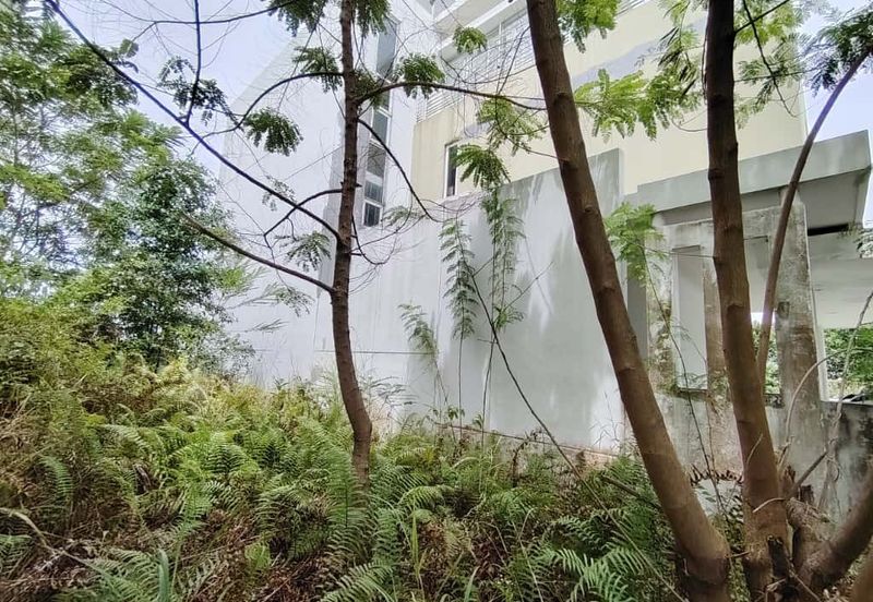 Belew market Price rm 600k Laman Granview 3 storey Bungalow Bran new basic unit