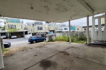 Belew market Price rm 600k Laman Granview 3 storey Bungalow Bran new basic unit