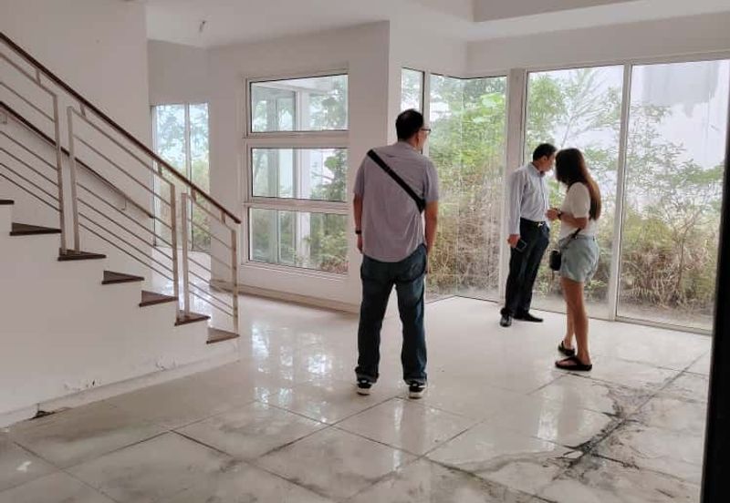 Belew market Price rm 600k Laman Granview 3 storey Bungalow Bran new basic unit