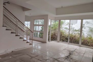 Belew market Price rm 600k Laman Granview 3 storey Bungalow Bran new basic unit