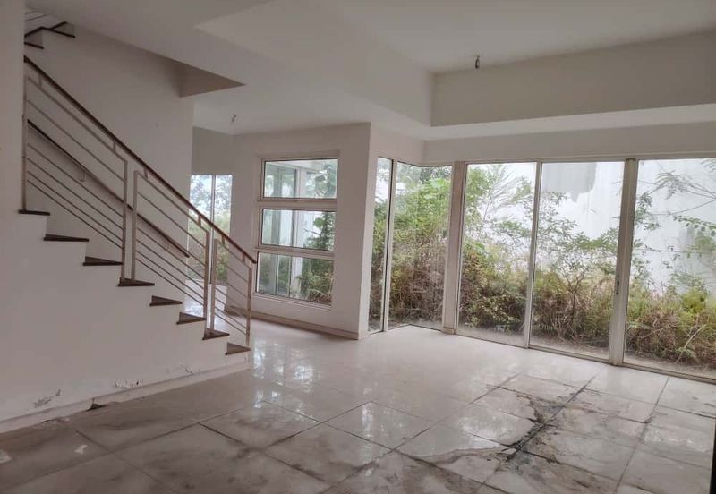 Belew market Price rm 600k Laman Granview 3 storey Bungalow Bran new basic unit