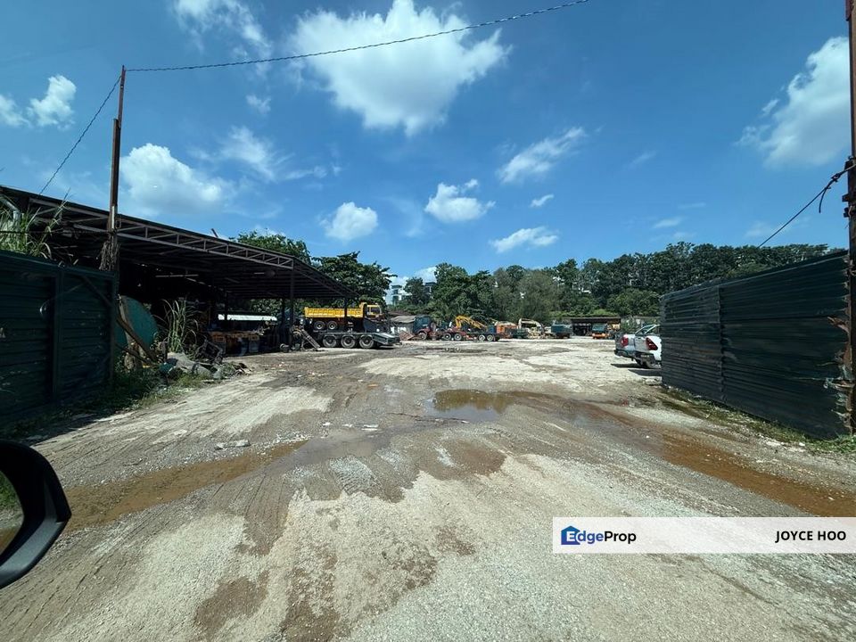 Flat Industrial land storage warehouse 2.45 Acres Industrial Land for use , Selangor, Puchong