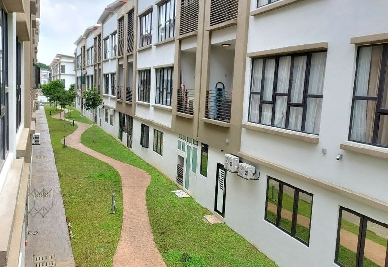 Sierra N Dira Townhouse