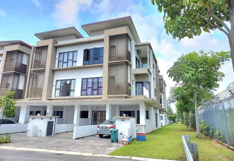 Sierra N Dira Townhouse