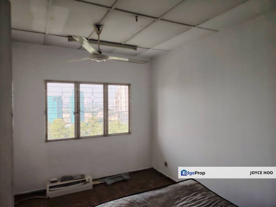 Sunset View Below Market Price Hight flr Akasia Pusat  Bandar  Puchong , Selangor, Puchong