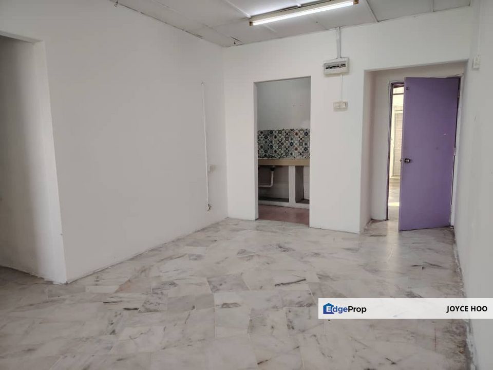 Sunset View Below Market Price Hight flr Akasia Pusat  Bandar  Puchong , Selangor, Puchong