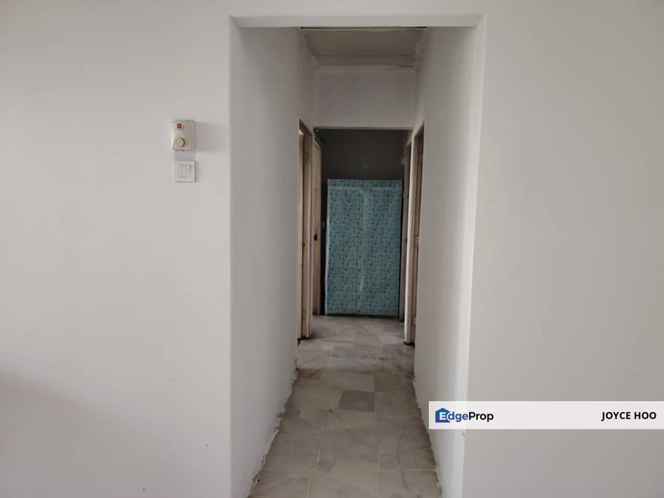 Sunset View Below Market Price Hight flr Akasia Pusat  Bandar  Puchong , Selangor, Puchong