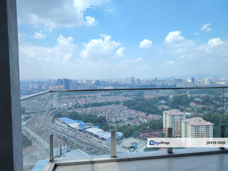Brand new sky condon just renoveted must view nice view, Selangor, Puchong