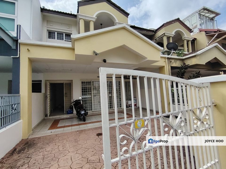 Bandar Puteri 12 End lot for rent 2890 Fully furnished  End lot  4room 3 bath  , Selangor, Bandar Puteri Puchong