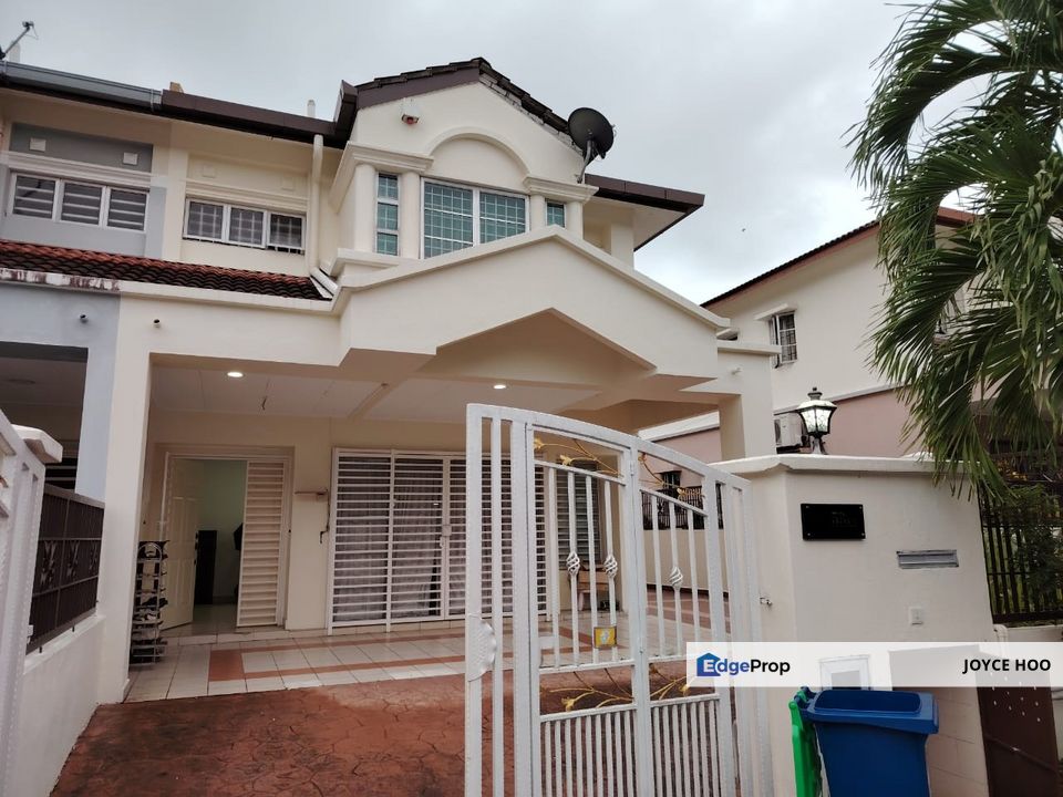 Bandar Puteri 12 End lot for rent 2890 Fully furnished  End lot  4room 3 bath  , Selangor, Bandar Puteri Puchong
