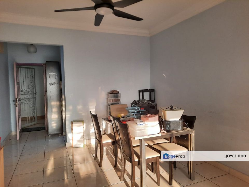 Aseana Puteri+With Aircond+Water Heater -Kitchen Cabinet wet and dry Partially Furnish+ 2 car Park, Selangor, Bandar Puteri Puchong