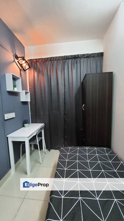 Sri Cempaka +Good for investment+ rental cover installment+ Below market price+  Jalan wawasan (beside hiking)  750sf + 5 room , Selangor, Puchong