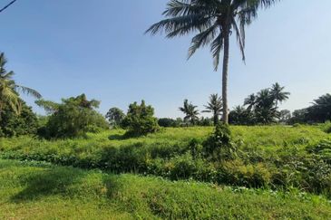 West Port, Pulau Indah