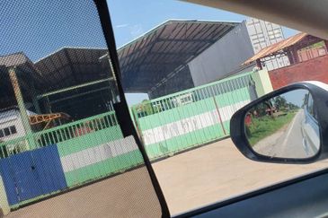 West Port, Pulau Indah