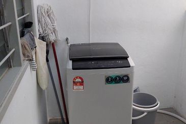 Rooms for Rent Sri Cempaka Apartment + Rooms comes with internet and utilities