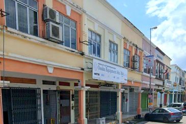 Bandar Puteri 7 (1.5 sty) 20 x 65  Freehold  Current rental  Rented RM3000 Old rental Price