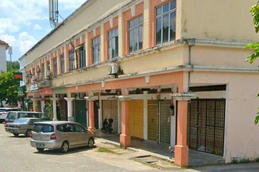 Bandar Puteri 7 (1.5 sty) 20 x 65  Freehold  Current rental  Rented RM3000 Old rental Price