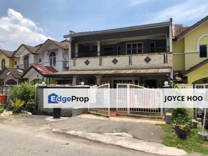 Intermediate Corner Fully Renovated 300m from LRT Train Station PUCHONG PERDANA 27X65 JALAN MAWAR 4+1 ROOM , Selangor, Puchong