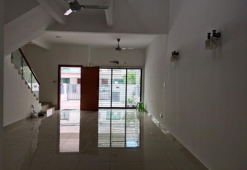 Saujana Laman Granview 3Sty Bungalow below Rm300k+Brand new unit