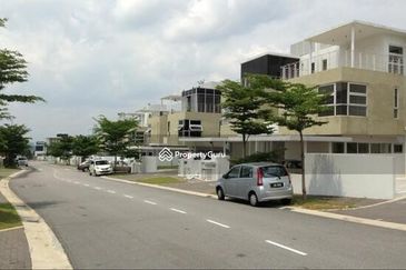 Saujana Laman Granview 3Sty Bungalow below Rm300k+Brand new unit