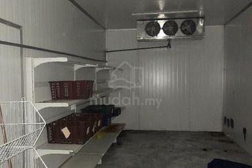 Puchong Utama Main Road facing Ldp + 2unit shop lot side by side 4sty  