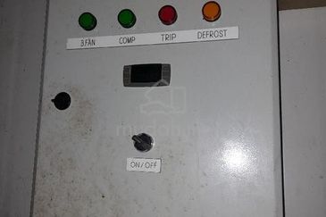 Puchong Utama Main Road facing Ldp + 2unit shop lot side by side 4sty  