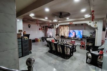 Puchong Jaya Corner 47x75 below market price fully reno & 115000exp