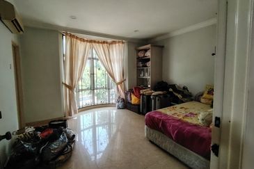 Puchong Jaya Corner 47x75 below market price fully reno & 115000exp