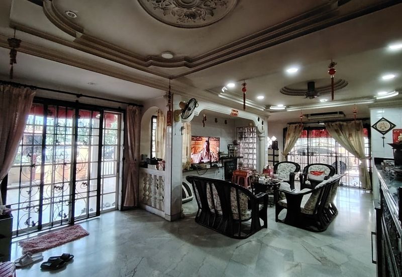 Puchong Jaya Corner 47x75 below market price fully reno & 115000exp