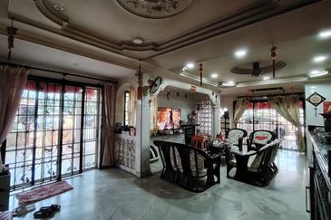 Puchong Jaya Corner 47x75 below market price fully reno & 115000exp