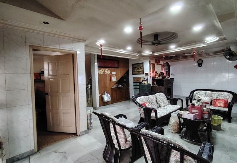 Puchong Jaya Corner 47x75 below market price fully reno & 115000exp